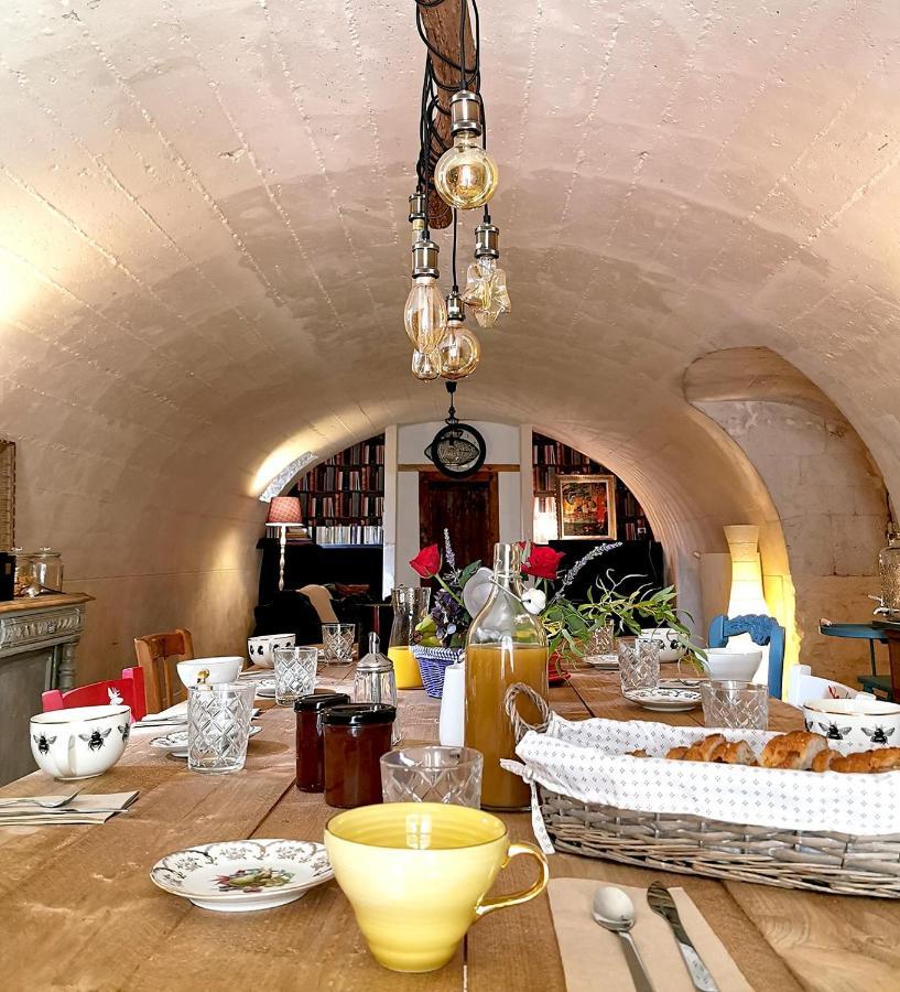 Quatre Chats sous un Pin Le Thoureil Extérieur photo