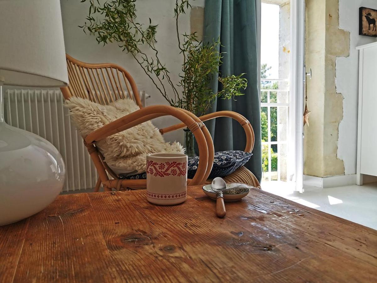 Quatre Chats sous un Pin Le Thoureil Extérieur photo