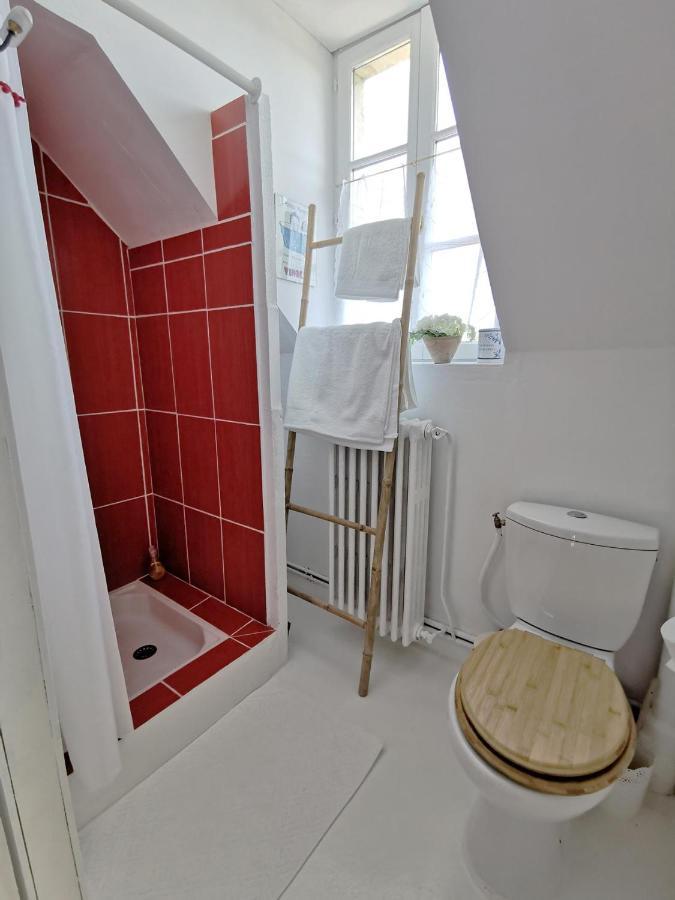 Quatre Chats sous un Pin Le Thoureil Extérieur photo