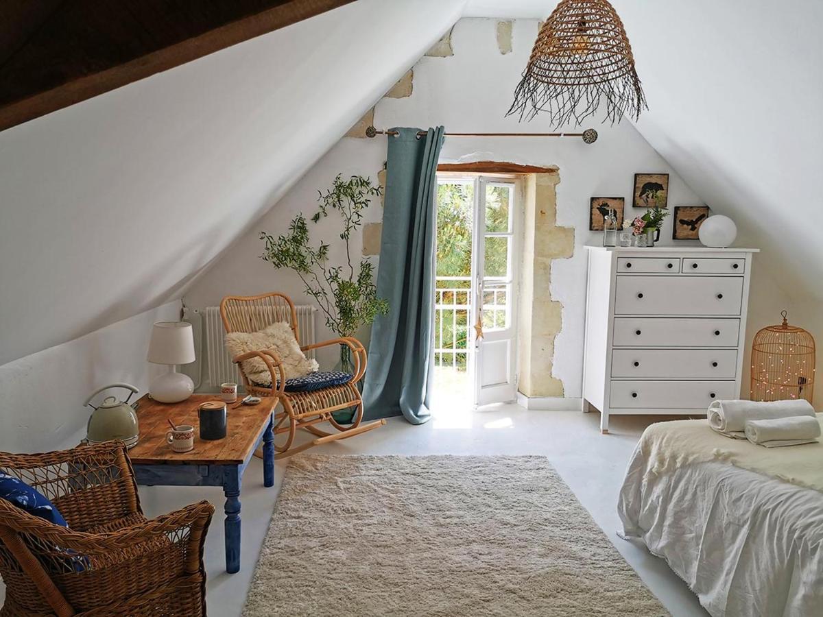 Quatre Chats sous un Pin Le Thoureil Extérieur photo